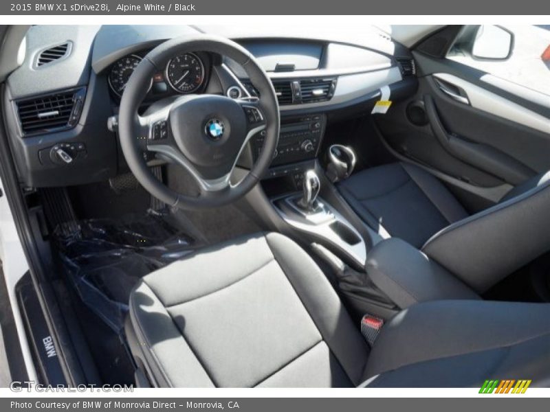 Alpine White / Black 2015 BMW X1 sDrive28i