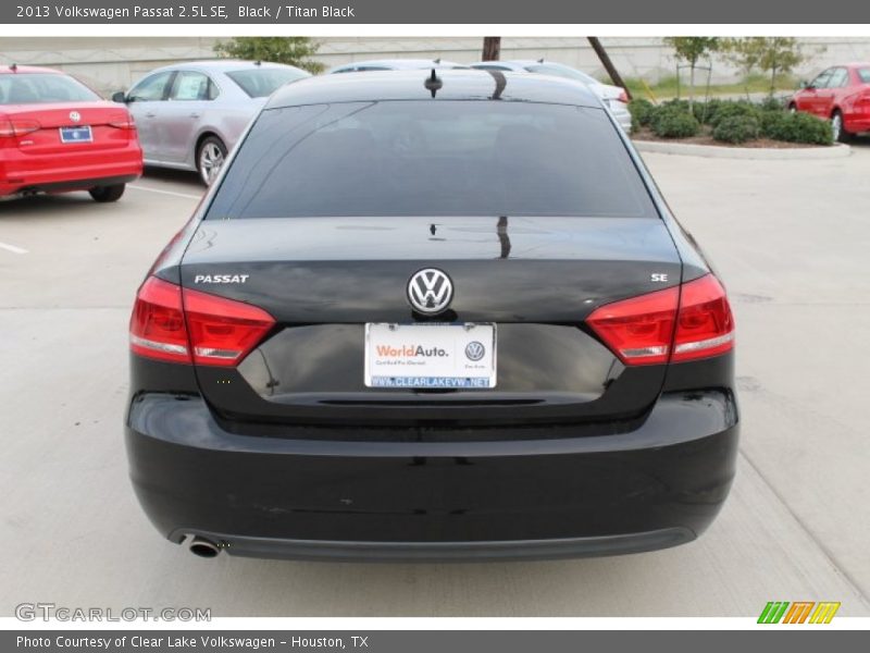 Black / Titan Black 2013 Volkswagen Passat 2.5L SE