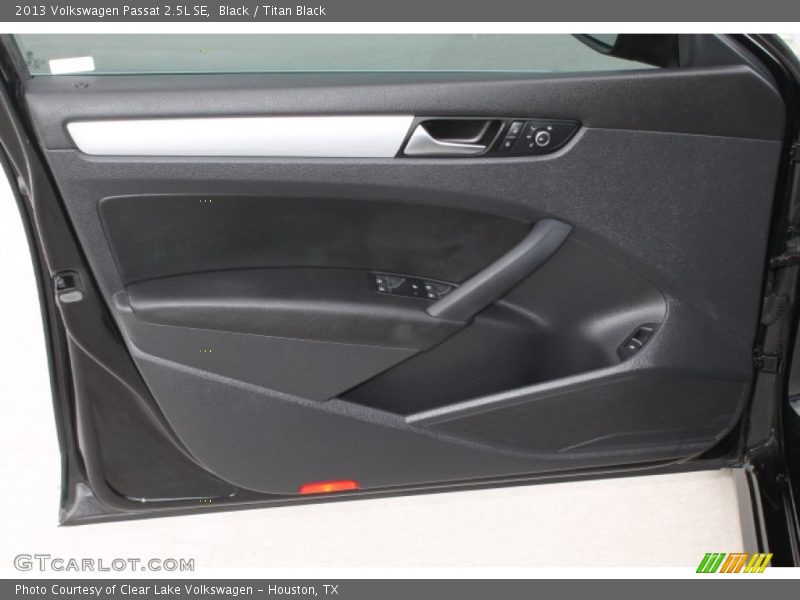 Black / Titan Black 2013 Volkswagen Passat 2.5L SE
