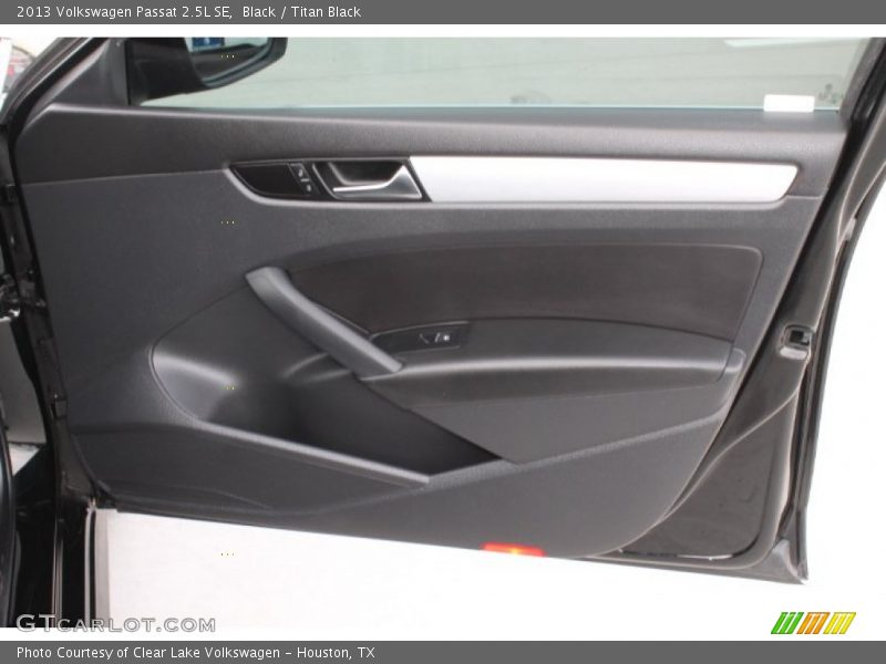 Black / Titan Black 2013 Volkswagen Passat 2.5L SE
