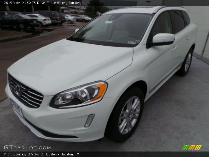 Ice White / Soft Beige 2015 Volvo XC60 T5 Drive-E