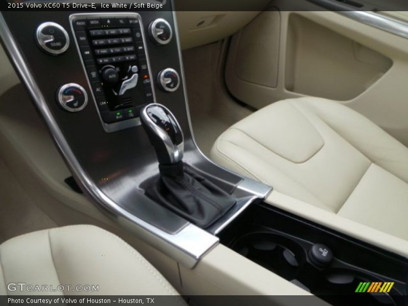 Ice White / Soft Beige 2015 Volvo XC60 T5 Drive-E
