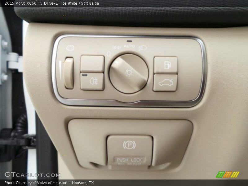 Ice White / Soft Beige 2015 Volvo XC60 T5 Drive-E