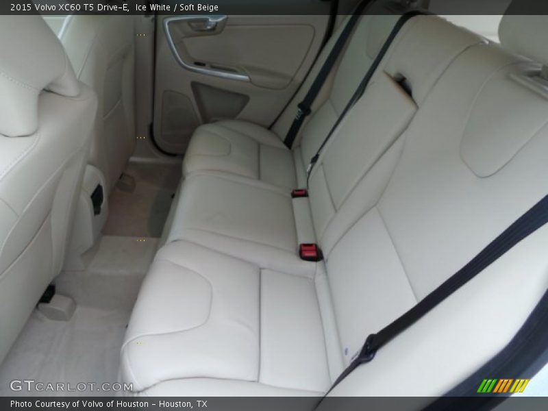 Ice White / Soft Beige 2015 Volvo XC60 T5 Drive-E