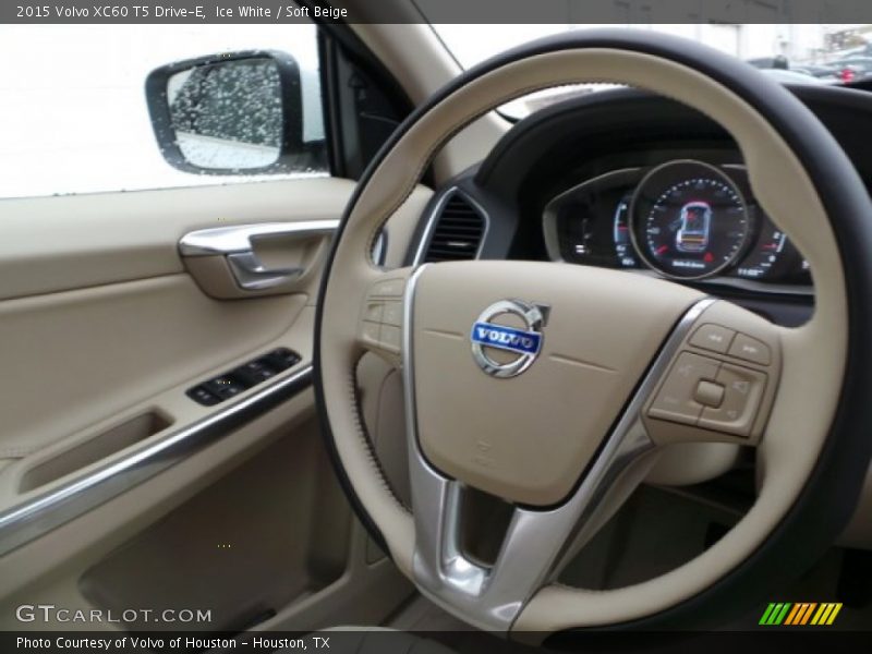 Ice White / Soft Beige 2015 Volvo XC60 T5 Drive-E