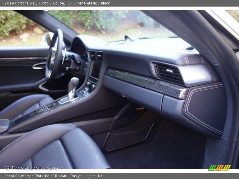 Dashboard of 2014 911 Turbo S Coupe