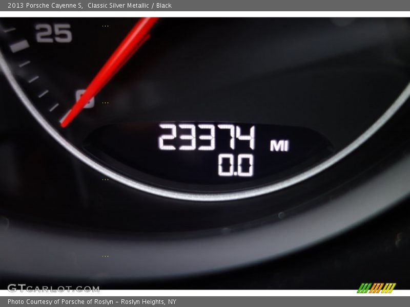 Classic Silver Metallic / Black 2013 Porsche Cayenne S