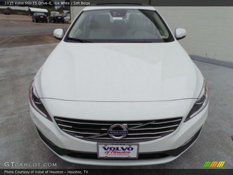 Ice White / Soft Beige 2015 Volvo S60 T5 Drive-E