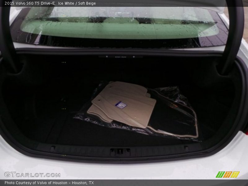 Ice White / Soft Beige 2015 Volvo S60 T5 Drive-E