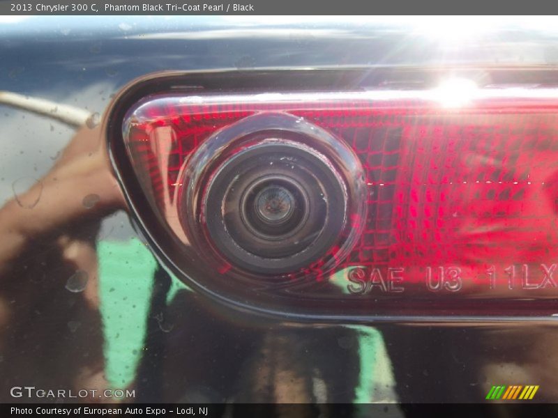 Phantom Black Tri-Coat Pearl / Black 2013 Chrysler 300 C