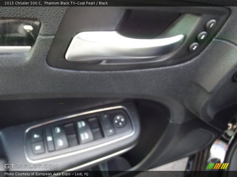 Phantom Black Tri-Coat Pearl / Black 2013 Chrysler 300 C