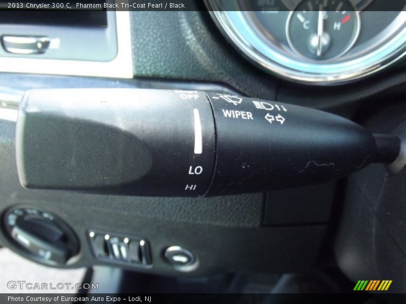 Phantom Black Tri-Coat Pearl / Black 2013 Chrysler 300 C