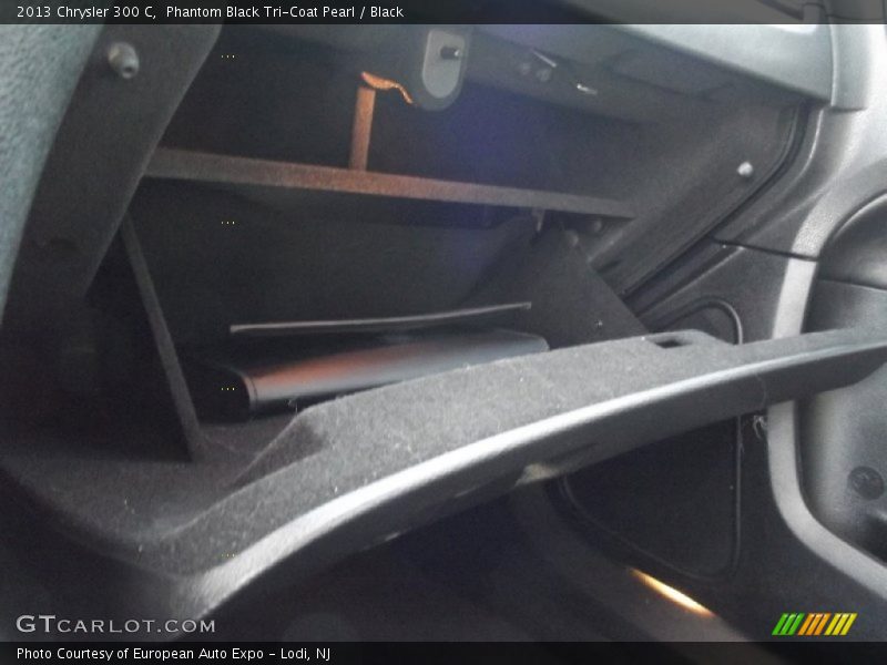 Phantom Black Tri-Coat Pearl / Black 2013 Chrysler 300 C