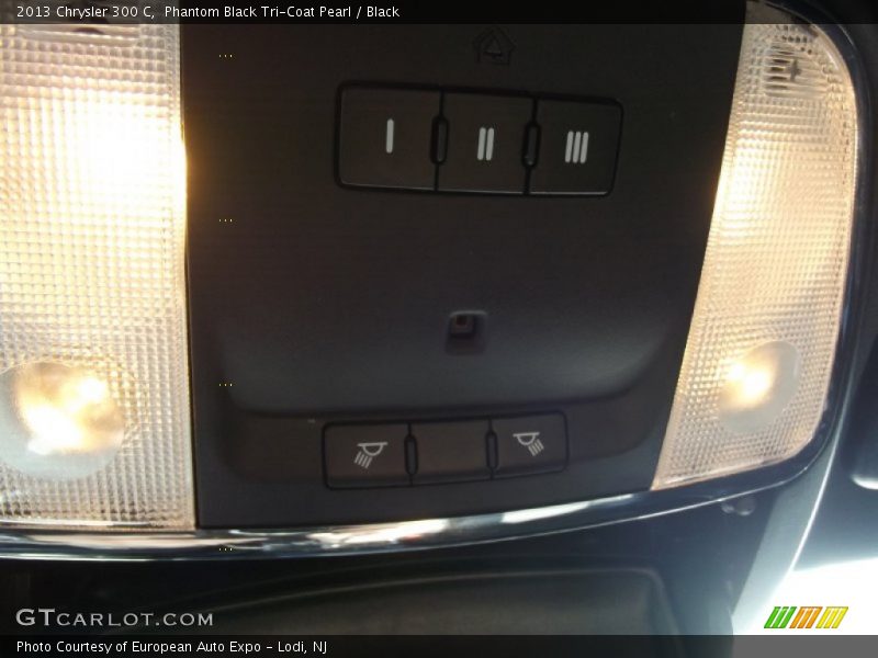 Phantom Black Tri-Coat Pearl / Black 2013 Chrysler 300 C
