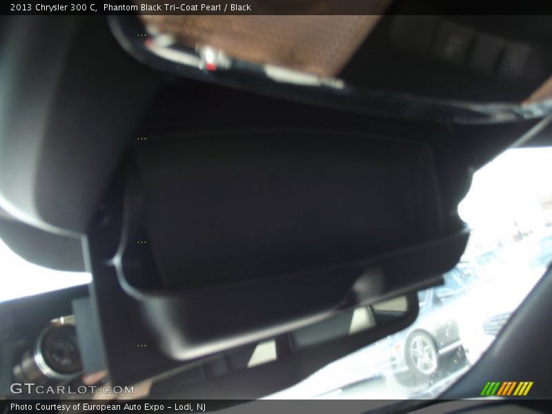 Phantom Black Tri-Coat Pearl / Black 2013 Chrysler 300 C