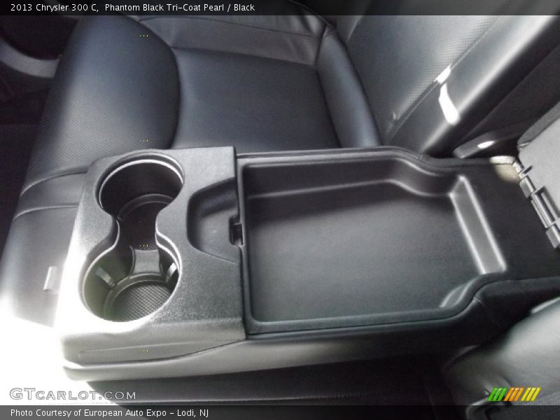 Phantom Black Tri-Coat Pearl / Black 2013 Chrysler 300 C