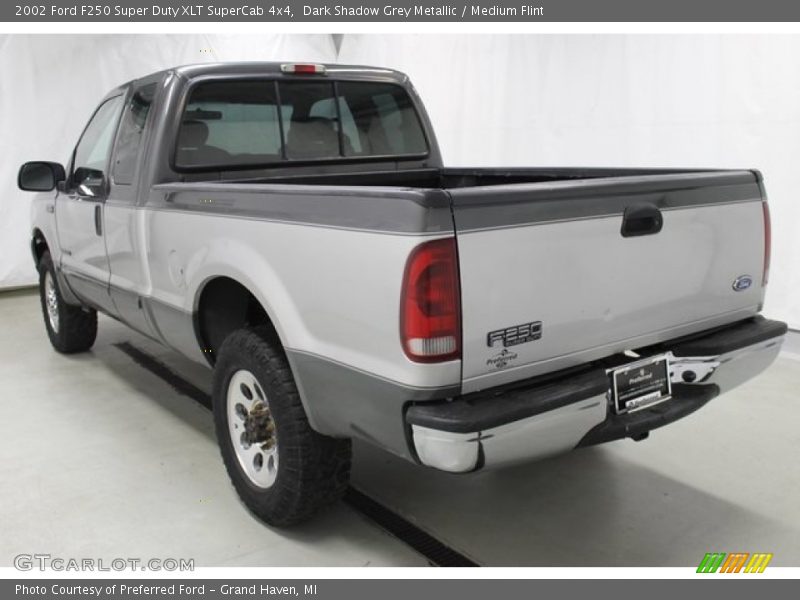 Dark Shadow Grey Metallic / Medium Flint 2002 Ford F250 Super Duty XLT SuperCab 4x4