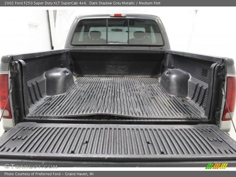 Dark Shadow Grey Metallic / Medium Flint 2002 Ford F250 Super Duty XLT SuperCab 4x4