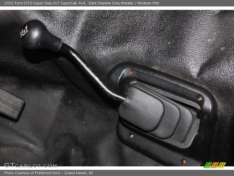 Dark Shadow Grey Metallic / Medium Flint 2002 Ford F250 Super Duty XLT SuperCab 4x4