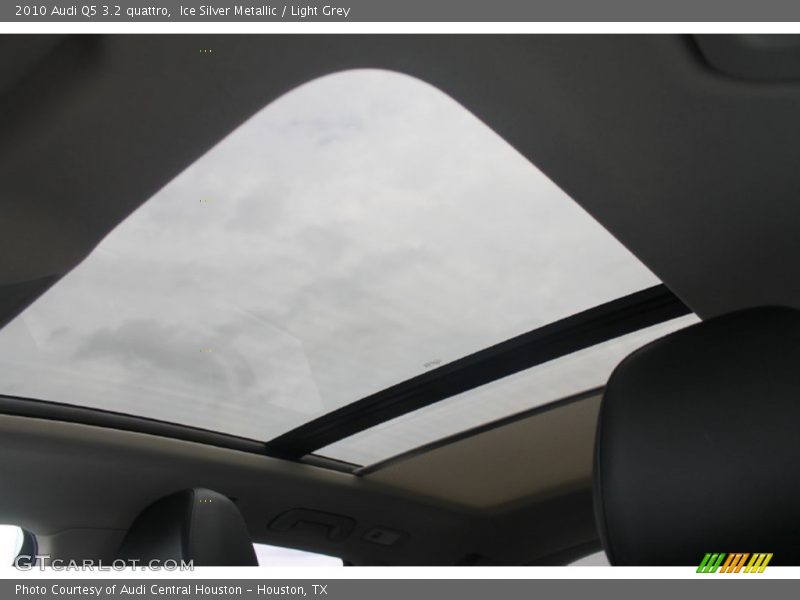 Ice Silver Metallic / Light Grey 2010 Audi Q5 3.2 quattro
