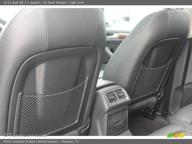 Ice Silver Metallic / Light Grey 2010 Audi Q5 3.2 quattro