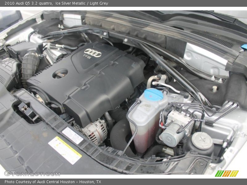 Ice Silver Metallic / Light Grey 2010 Audi Q5 3.2 quattro