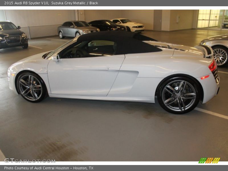 Suzuka Grey Metallic / Black 2015 Audi R8 Spyder V10