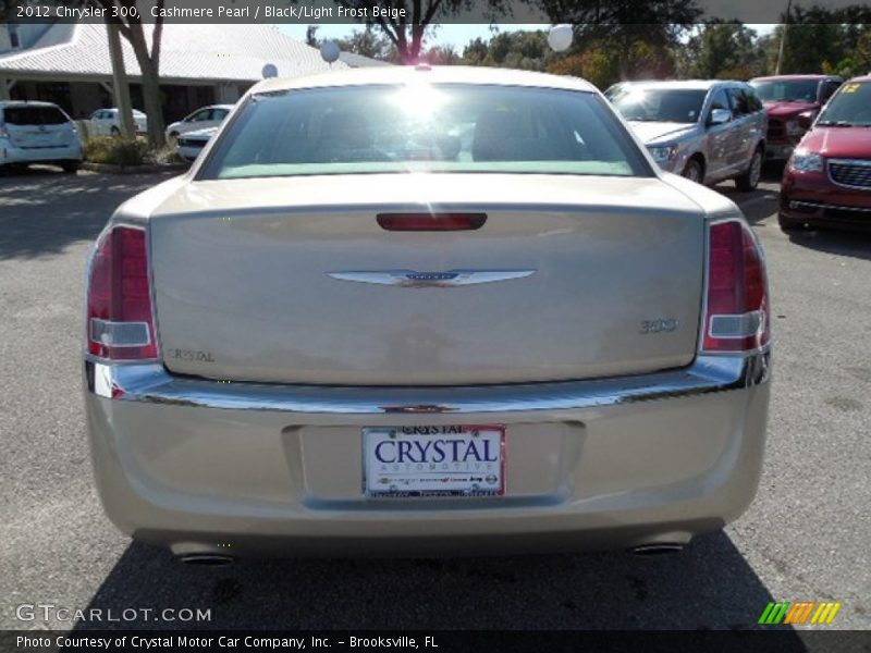 Cashmere Pearl / Black/Light Frost Beige 2012 Chrysler 300