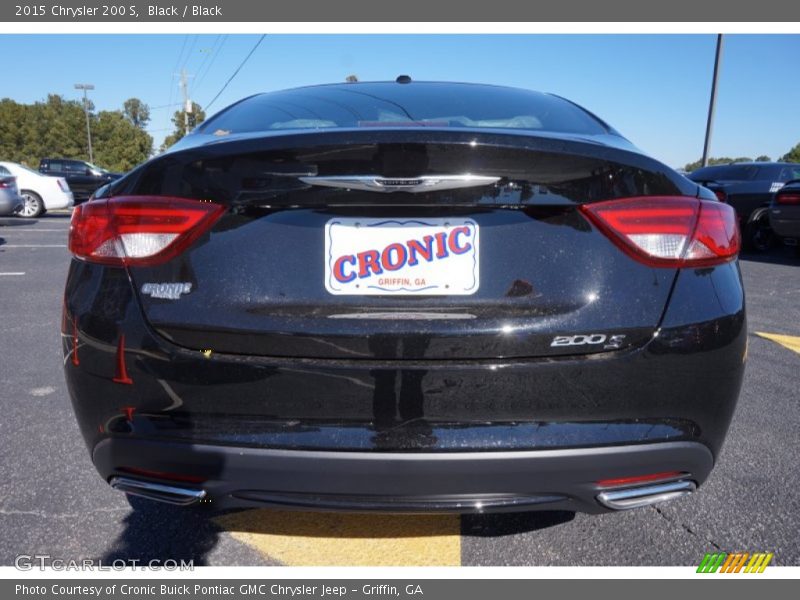 Black / Black 2015 Chrysler 200 S