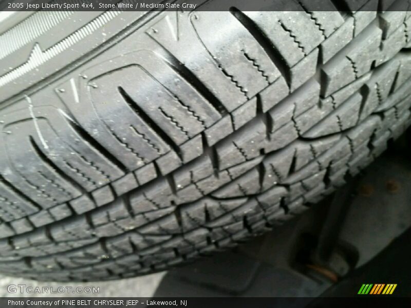 Stone White / Medium Slate Gray 2005 Jeep Liberty Sport 4x4