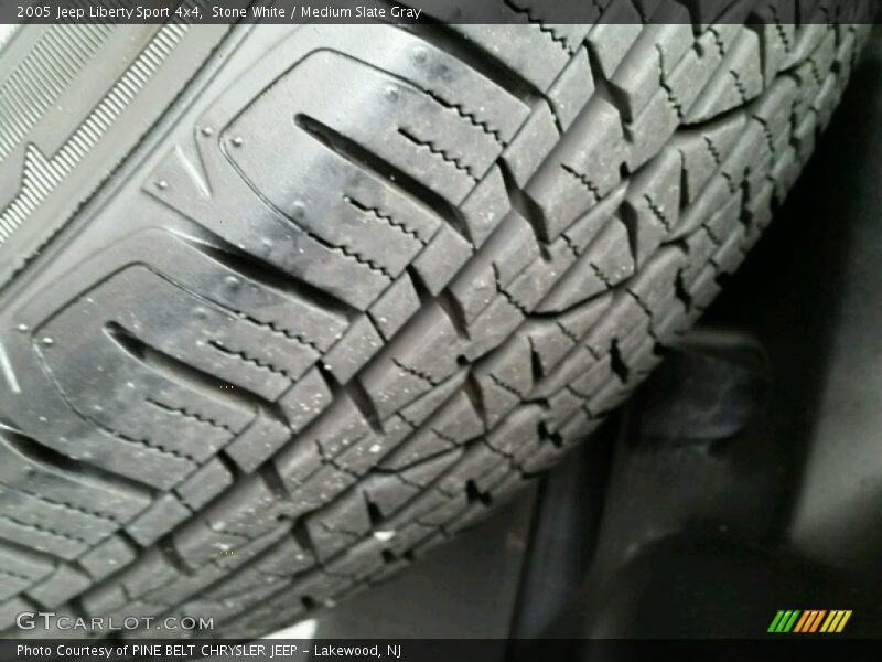 Stone White / Medium Slate Gray 2005 Jeep Liberty Sport 4x4