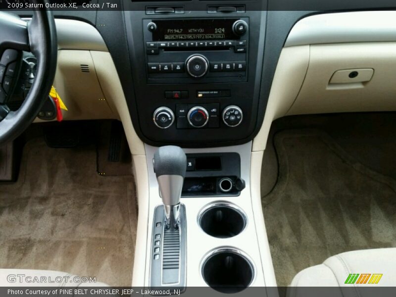 Cocoa / Tan 2009 Saturn Outlook XE