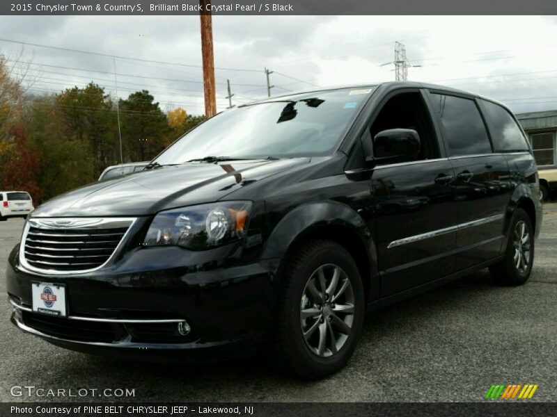 Brilliant Black Crystal Pearl / S Black 2015 Chrysler Town & Country S