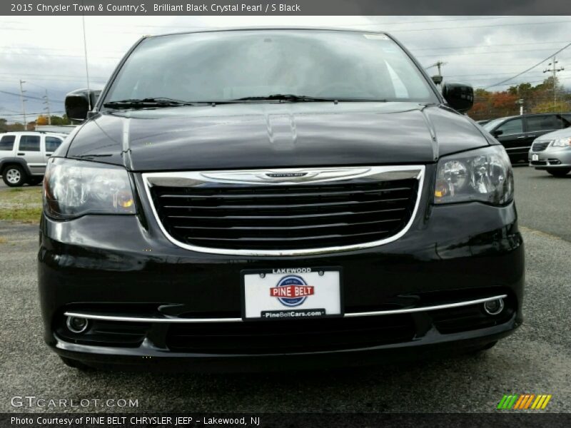Brilliant Black Crystal Pearl / S Black 2015 Chrysler Town & Country S