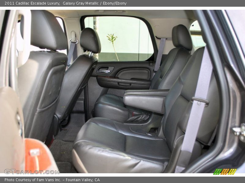 Galaxy Gray Metallic / Ebony/Ebony 2011 Cadillac Escalade Luxury