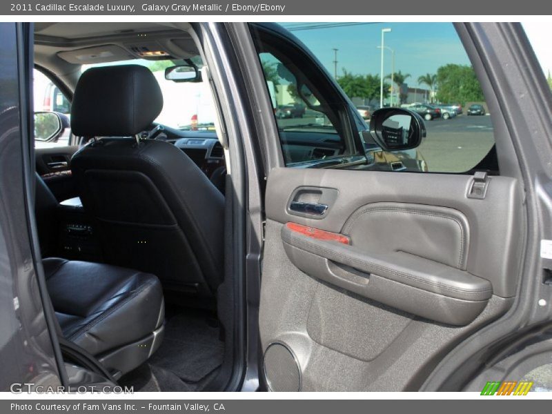 Galaxy Gray Metallic / Ebony/Ebony 2011 Cadillac Escalade Luxury
