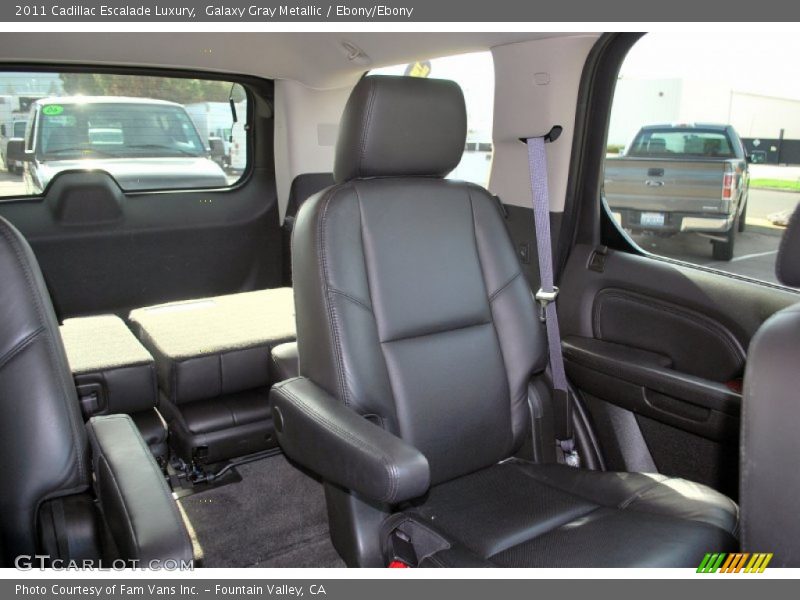 Galaxy Gray Metallic / Ebony/Ebony 2011 Cadillac Escalade Luxury