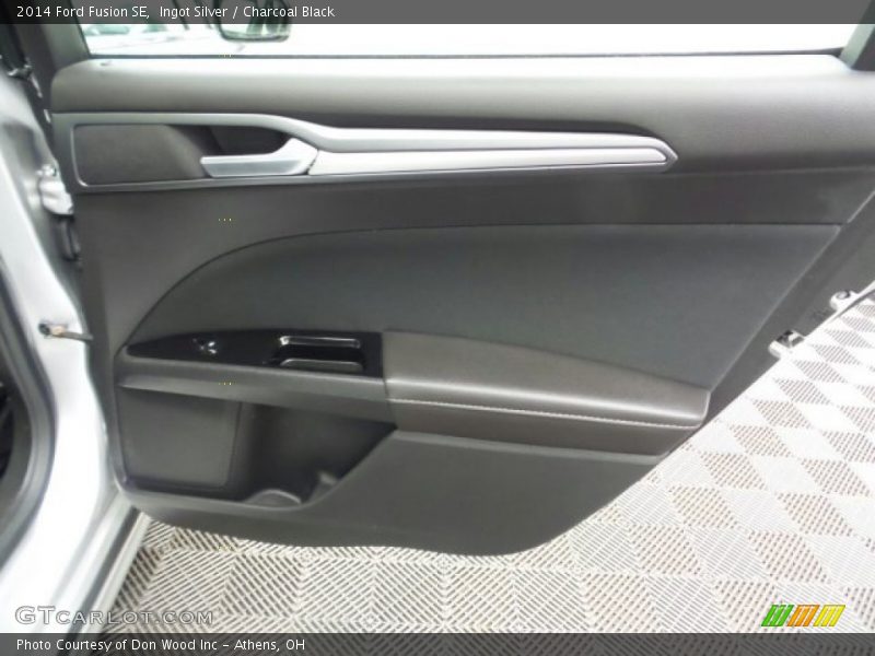 Ingot Silver / Charcoal Black 2014 Ford Fusion SE