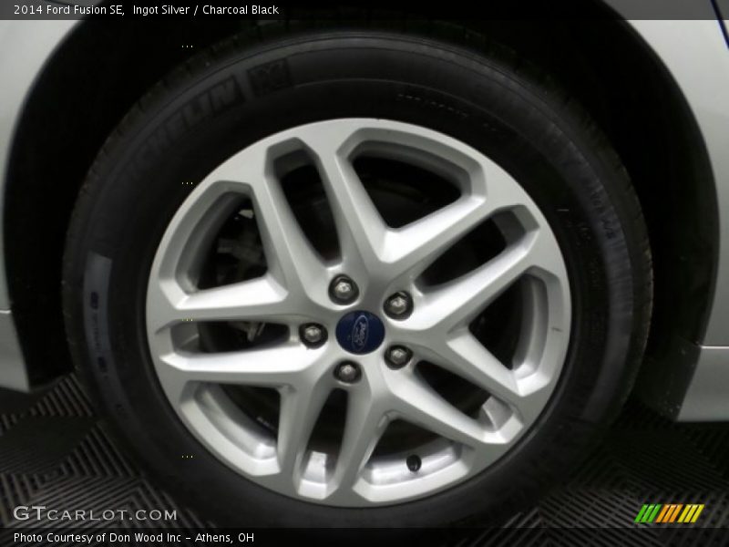 Ingot Silver / Charcoal Black 2014 Ford Fusion SE