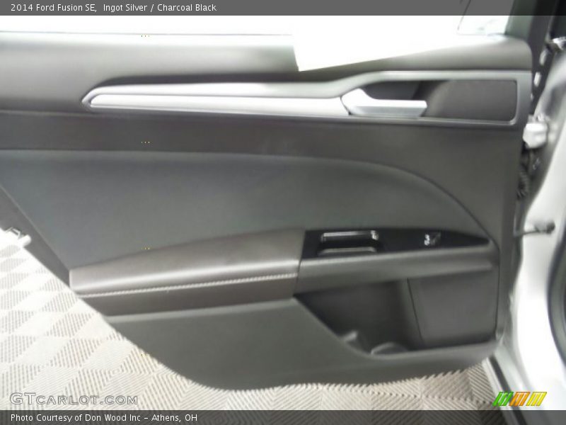 Ingot Silver / Charcoal Black 2014 Ford Fusion SE
