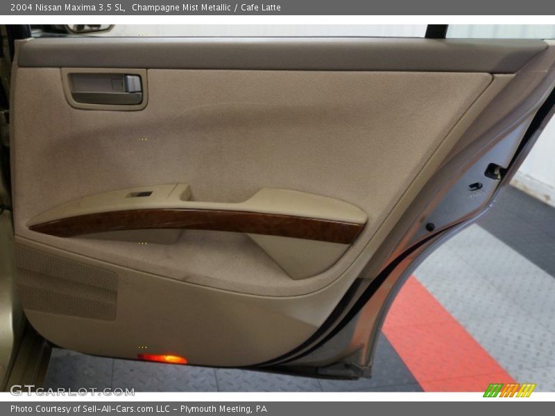 Champagne Mist Metallic / Cafe Latte 2004 Nissan Maxima 3.5 SL
