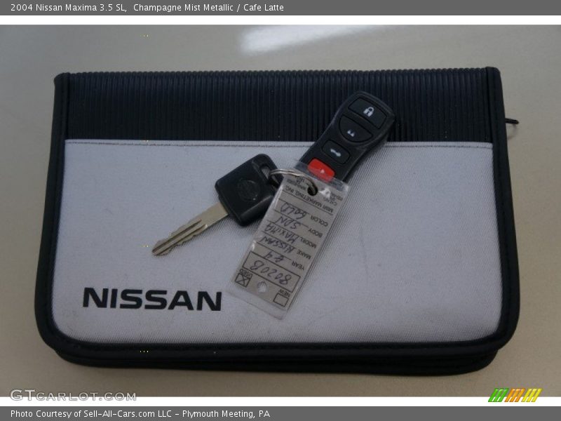 Champagne Mist Metallic / Cafe Latte 2004 Nissan Maxima 3.5 SL