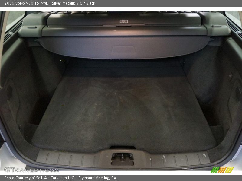 Silver Metallic / Off Black 2006 Volvo V50 T5 AWD