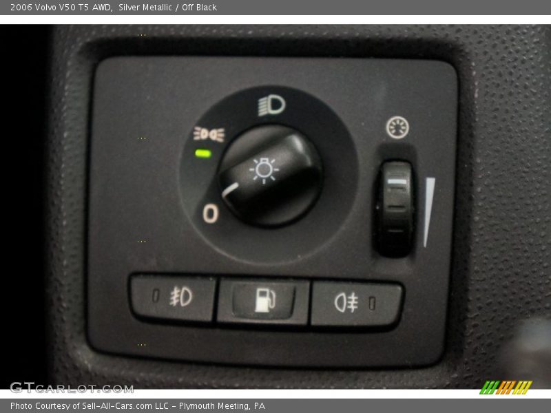 Silver Metallic / Off Black 2006 Volvo V50 T5 AWD