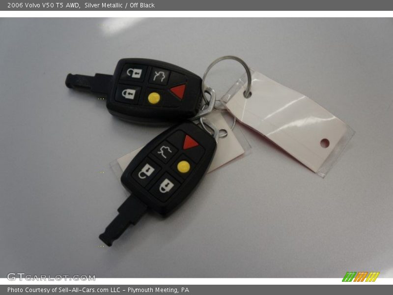 Silver Metallic / Off Black 2006 Volvo V50 T5 AWD