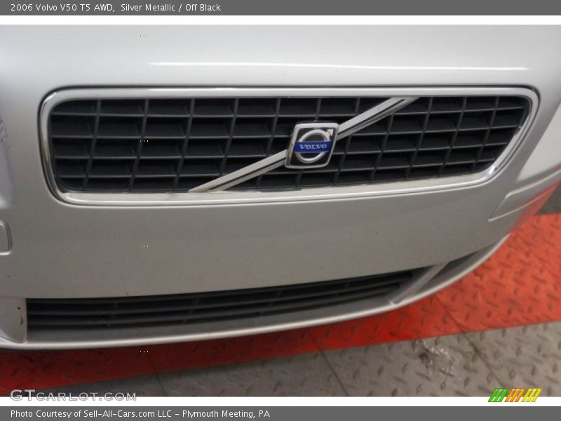 Silver Metallic / Off Black 2006 Volvo V50 T5 AWD