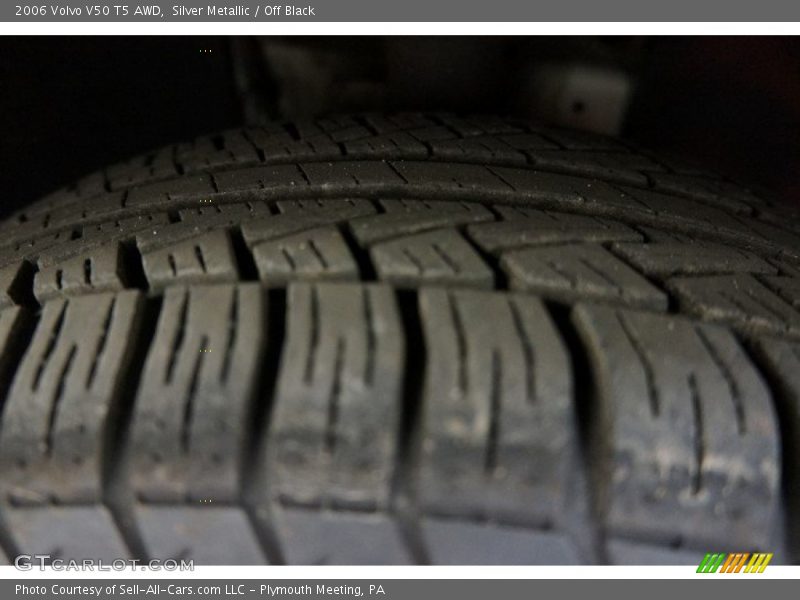 Silver Metallic / Off Black 2006 Volvo V50 T5 AWD