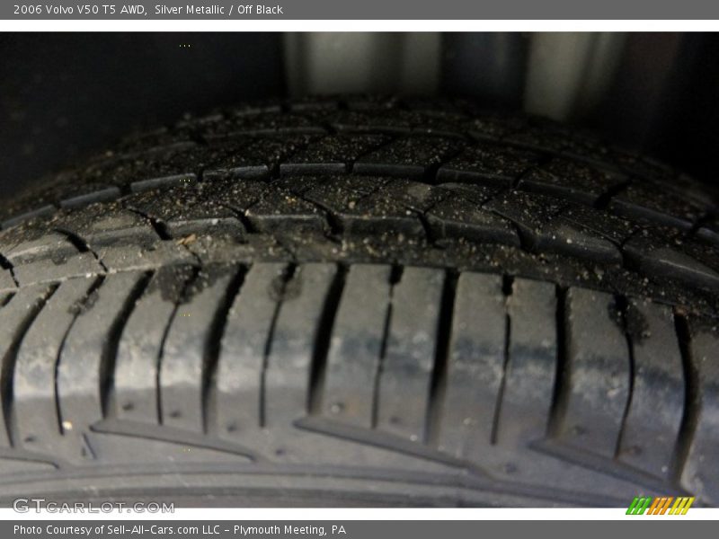 Silver Metallic / Off Black 2006 Volvo V50 T5 AWD