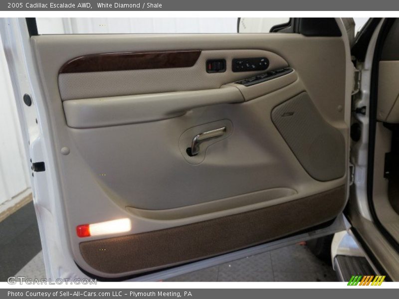 White Diamond / Shale 2005 Cadillac Escalade AWD