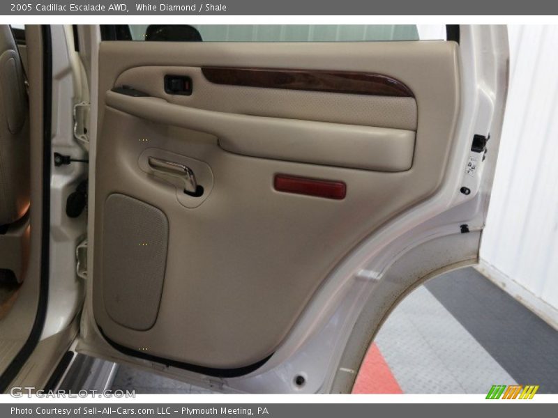 White Diamond / Shale 2005 Cadillac Escalade AWD